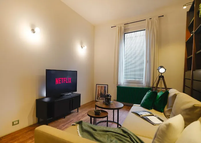 Entire Industrial Flat Venice With Patio - Free Parking