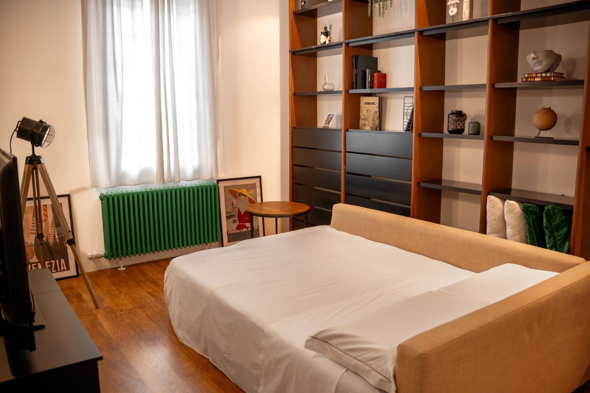 Entire Industrial Flat Venice With Patio - Free Parking Apartment Mestre