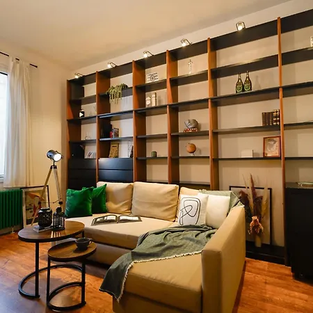 Entire Industrial Flat Venice With Patio - Free Parking Mestre Exterior photo
